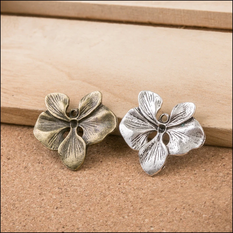 

5pcs/lot Hot Sale High quality Antique Silver Charm Butterfly Flowers Charms Pendant For Necklace Bracelet Jewelry Accessories