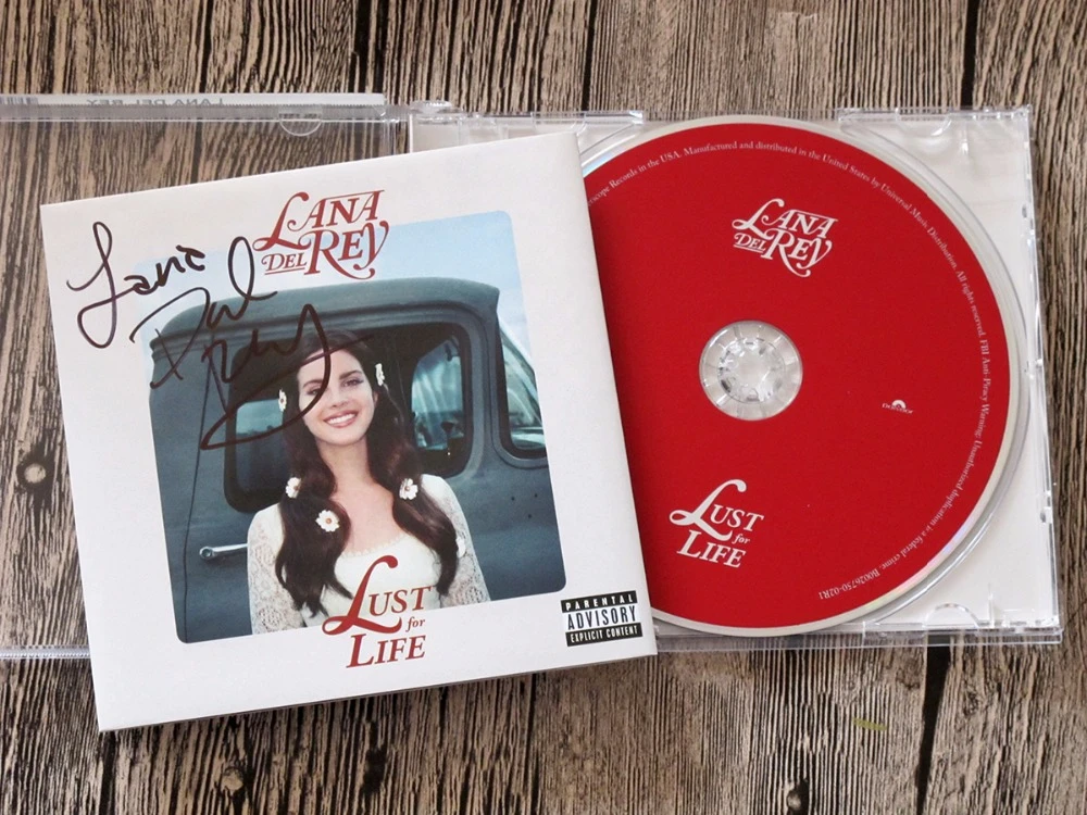 LANA DEL REY signed autographed album NAFSU UNTUK HIDUP Amercan versi 082017