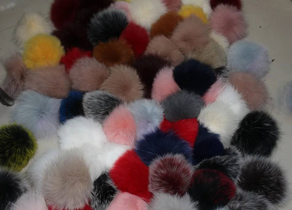 Nature Fur Pompom Fur Pom With Button DIY Fox Pompom Balls  Fur Pompon Fox Raccoon Pom Pom For Scarves Hats Bags  Accessories