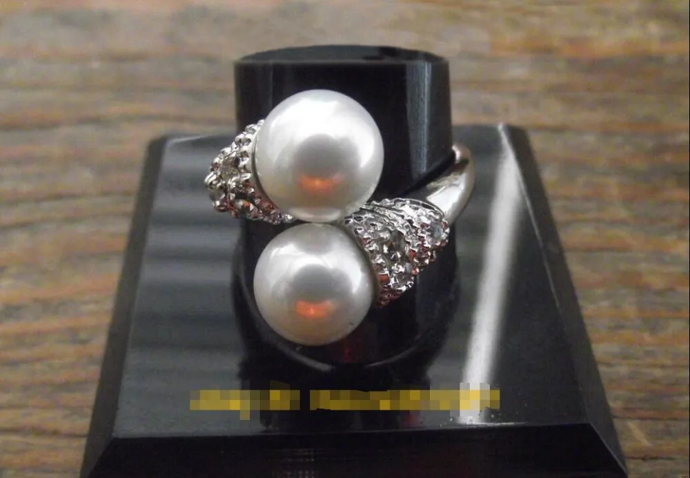 

Hot sale>@@ Wholesale price 16new ^^^^Elegant south sea Double White shell pearls Cocktail Silvertone Ring - Size 8
