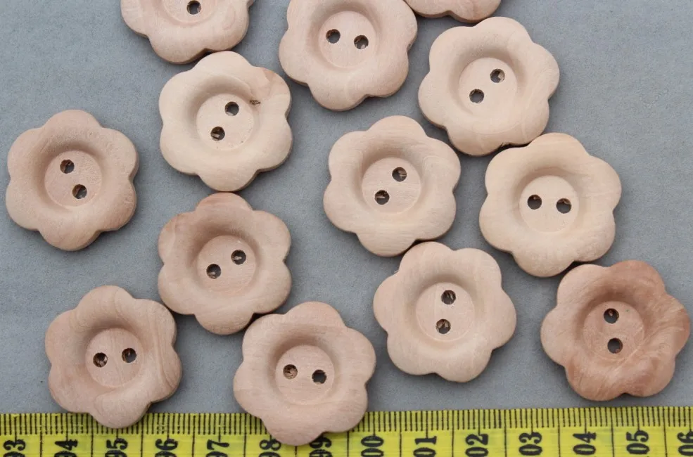 

Set of 100pcs - 28mm large flower Wood Wooden sewing Buttons in natural color