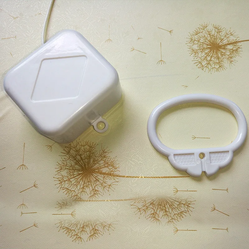 

1 pcs Plastic Pull String Clockwork Cord Music Box Pull Ring Music Box White ABS Baby Kids Bed Bell Rattle Toy Birthday Gift