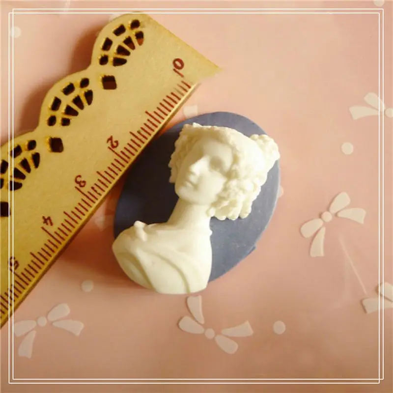 

D1020 girl silicone mold Cake decoration tool cake mould