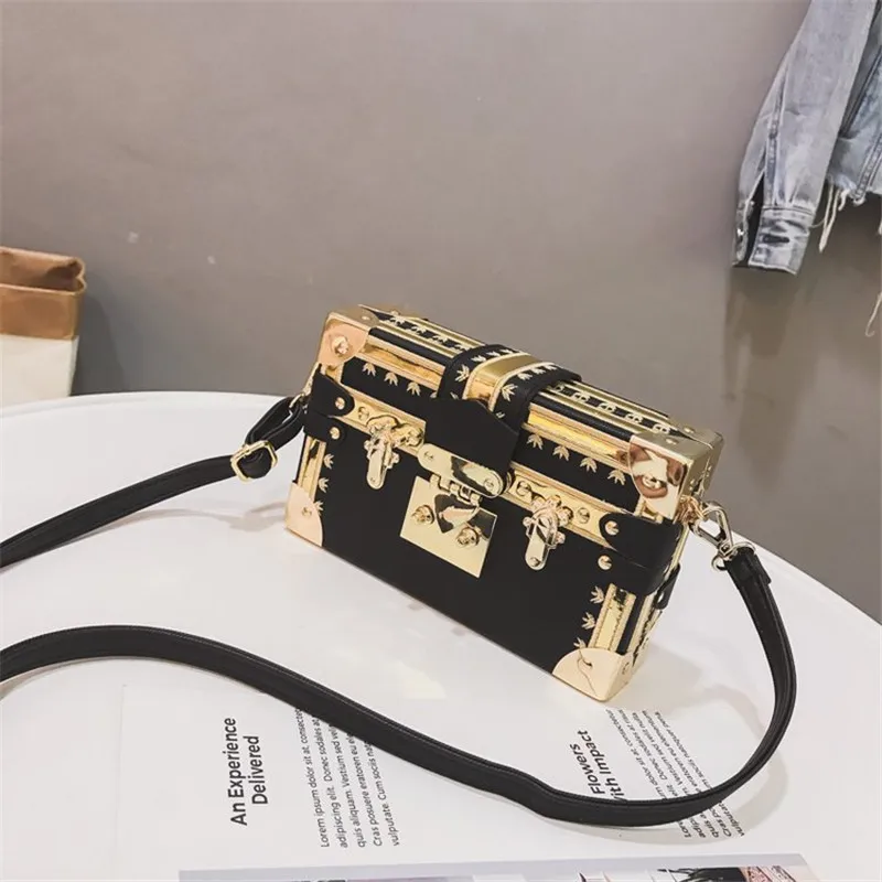 

Attra-Yo Women Bags 2019 New Wild Box Vintage Handbags Small Square Retro Lock Handbag Mini Female Shoulder and Messenger Bag