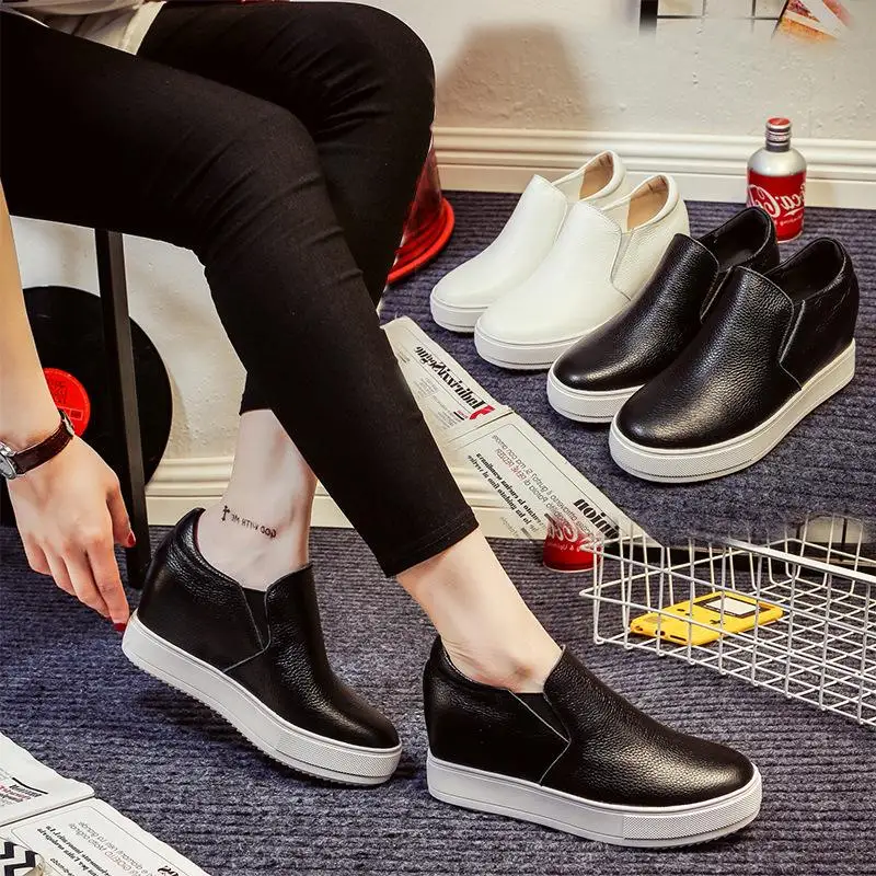 

New spring 2019 breathable small white shoes women's 100 sets of basic flat-soled Lefu shoes women's leather Korean version of l
