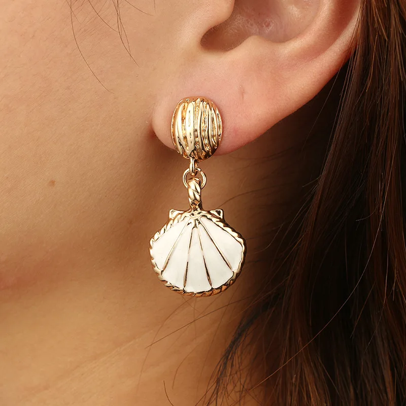 

Resin Colorful Mermaid Blue White Pink Shell Earrings Retro Ocean Wind Enamel Alloy Shell Stud Earrings Romantic Jewelry