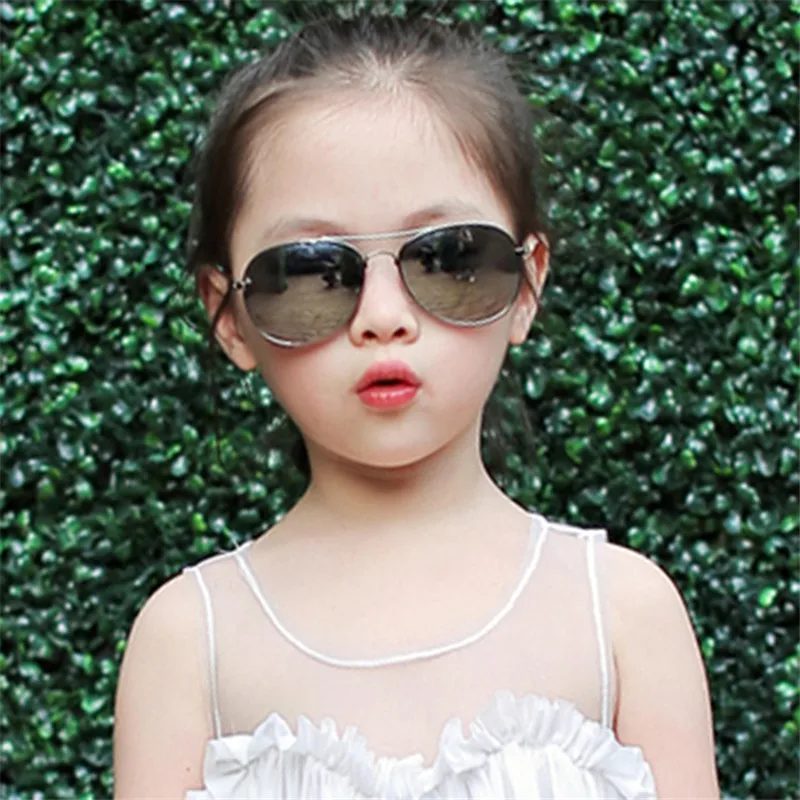 

The new children's fashion sunglasses 3025 baby dazzle colour shades Classic 3026 children metal frog mirror