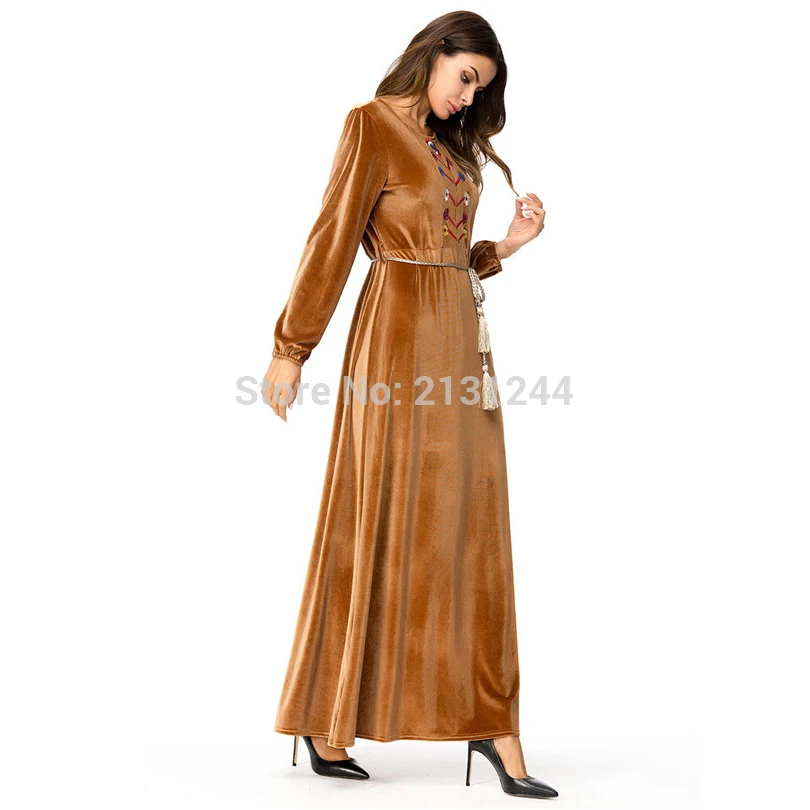 Повседневное платье макси Abaya вельветовое с цветочной вышивкой и длинными