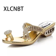 Женские босоножки сандалии; домашние шлепанцы; женская обувь на среднем каблуке; пляжные женские сандалии с кристаллами; Вьетнамки;