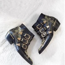 Новинка; женские модные кожаные ботильоны на толстом каблуке с заклепками и ремешками на пряжке; байкерские сапоги с шипами и шипами; сапоги для верховой езды