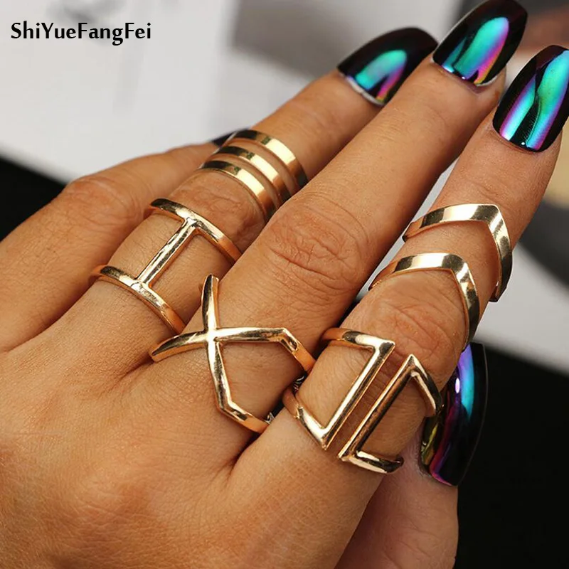 

5 Pieces Retro Golden Plated Fawn V Geometry Rings Set With Crystal Rhinestone Carved Personality Joint Ring Wholesale Nice Gift