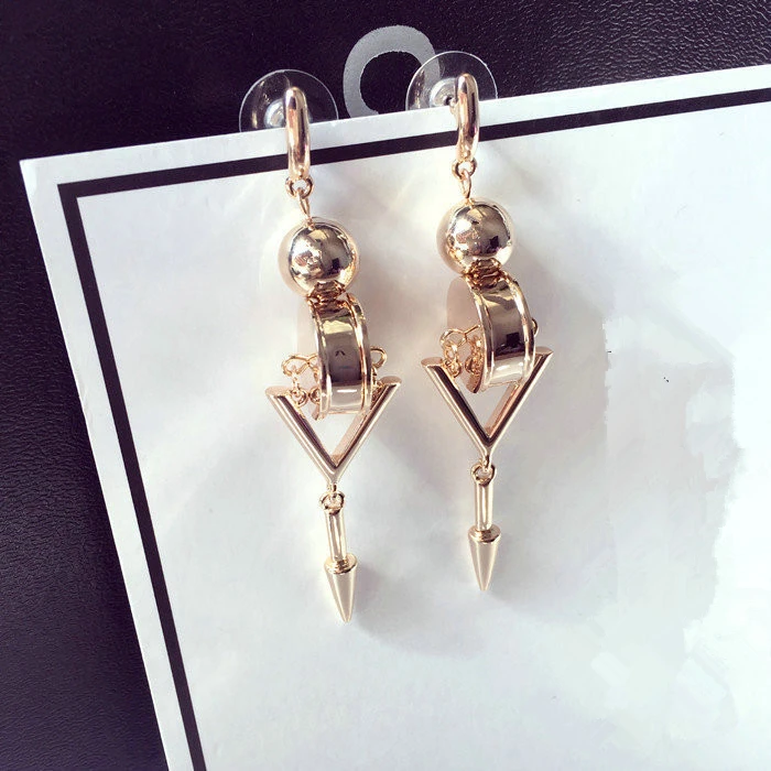 Perfetto sfera di colore dell'oro geometrica orecchini di goccia orecchini lunghi per le donne ragazza, di alta qualità orecchini di modo dei monili oorbellen: Cheap Perfetto sfera di colore dell'oro geometrica orecchini di goccia orecchini lunghi per le donne ragazza, di alta qualità orecchini di modo dei monili oorbellen, Compro Qualità Orecchini a goccia direttamente da fornitori della Cina: Perfetto sfera di colore dell'oro geometrica orecchini di goccia orecchini lunghi per le donne ragazza, di alta qualità orecchini di modo dei monili oorbellen
Goditi ✓ Spedizione gratuita in tutto il mondo! ✓ Vendita a tempo limitato ✓ Facile ritorno Marca: TYME Numero del Modello: H1431 Materiale: In lega di zinco Genere: Donne Stile: D'avanguardia Tipo Mettalico: In lega di zinco,Di rame Tipo di Orecchini: Orecchini di goccia Tipo dell'articolo: Orecchini Figura \ modello: Motivo Geometrico Elegante o alla Moda: Modo Package: Gift Box Earrings Size: 7.5CM*1.8CM 