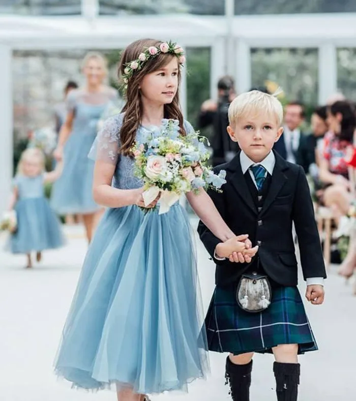 

Adorable Tulle Flower Girl Dress For Wedding Short Sleeves Buttons Tea Length Girls Pageant Gowns With Lace Appliques New Arriva
