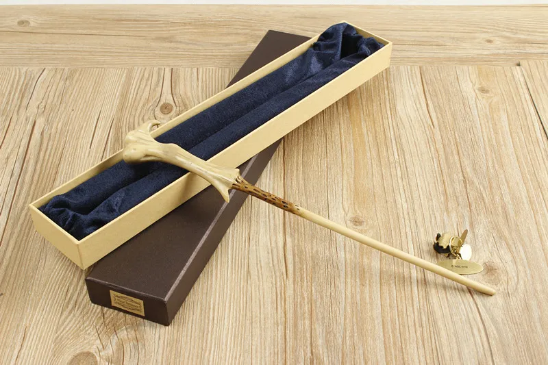 2018 noyau en métal HP nouvelle qualité Deluxe COS Voldermort baguettes magiques/bâton avec boîte-cadeau emballage cadeau de noël