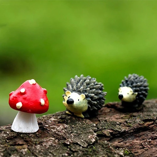 HOT SALE! 3Pcs/Set Fairy Garden Gnomes Moss Terrarium Resin Crafts Decorations Artificial Mini Hedgehog with Red Dot Mushroom