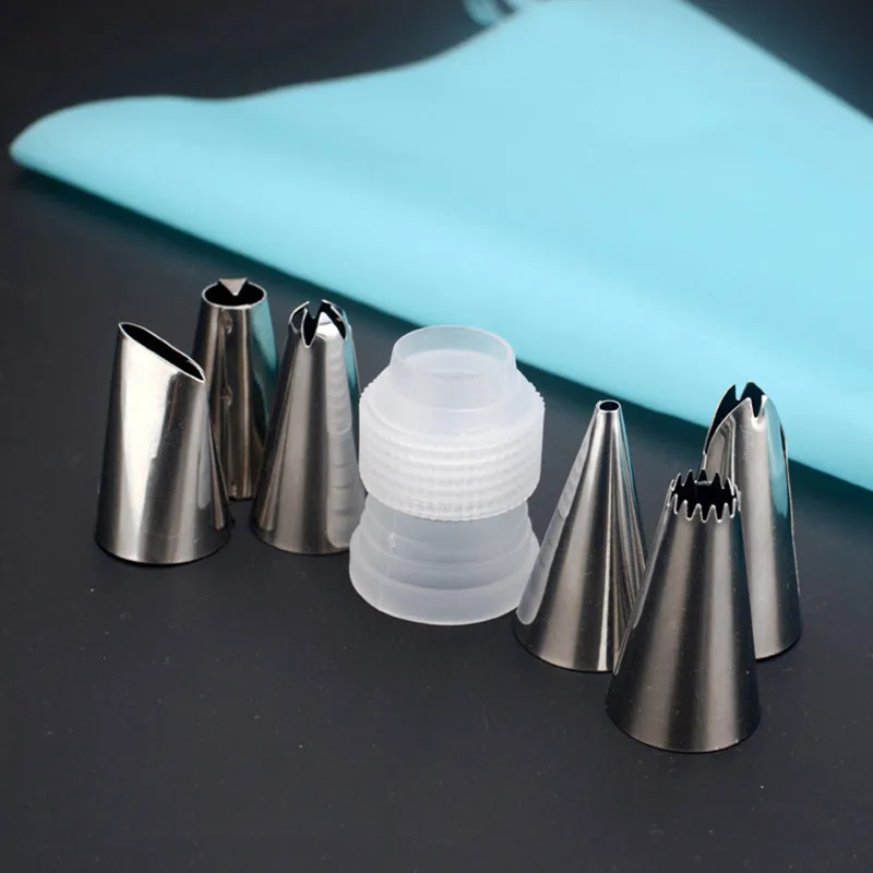 

8 PCS/Set Silicone Kitchen Accessories Icing Piping Cream Pastry Bag + 6 Stainless Steel Nozzle Set DIY Cake Decorating Tips Set