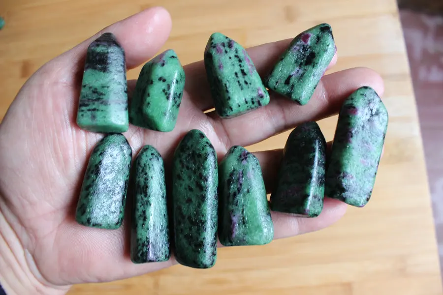 10 Pieces Natural Rare Green Ruby Zoisite Gem Stone Crystal Points