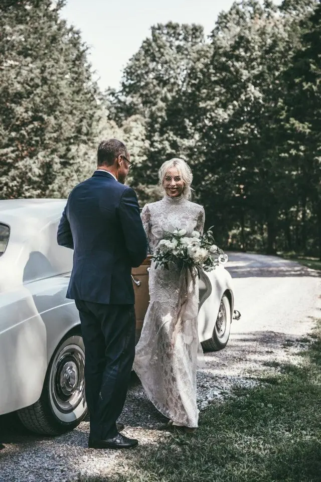 Robe De Mariage 2019 Long Sleeves Wedding Dresses Boho High Neck Exquisite Lace Backless Chic Dress Bridal Gowns Robe De Mariage 2019 Long Sleeves Wedding Dresses Boho High Neck Exquisite Lace Backless Chic Dress Bridal Gowns