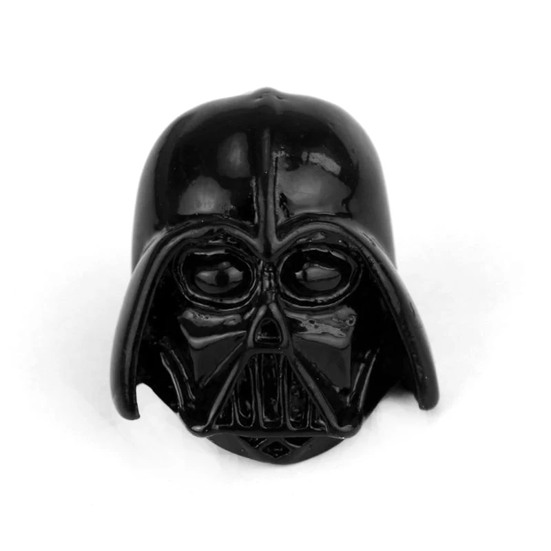 

Star War Black Warrior Helme Mask Brooch Dark Lord Sith S Darth Vader Brooches Badge Metal Accessories Nice Jewelry Gift