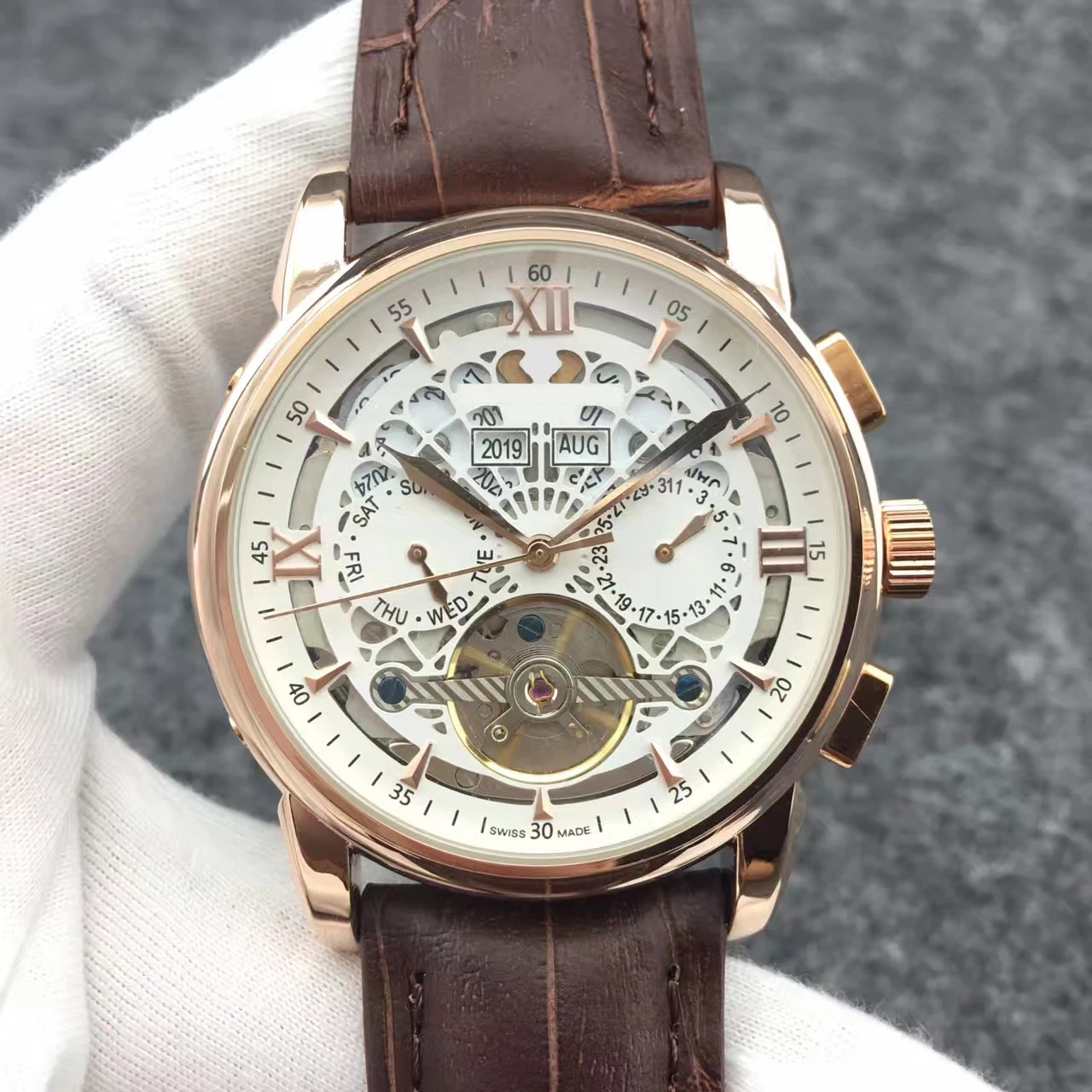 

LISM Leather Top Luxury Brand Fashion Mechanical Mens Designer Stainless Steel Gold Automatic Watch Sports Watches Wristwatches