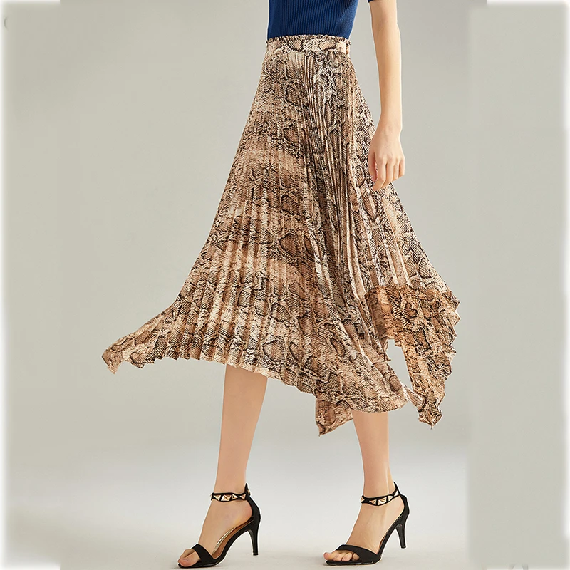 

Snake Pattern Pleated Skirt 2019 Runway Women Long Skirt Luxury Animal Printing High Waist Asymmetrical Skirt Midi Skirt
