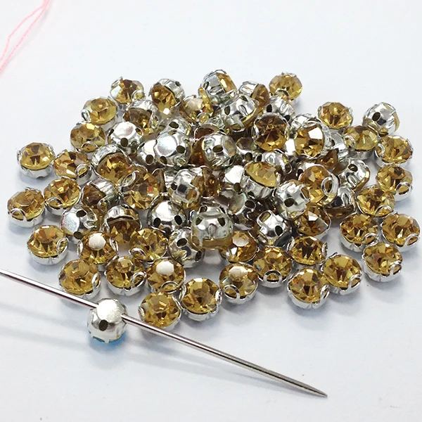Rhinestones in claw 2