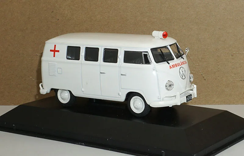 1/43 Сплав Классический бразильский KOMBI модель автобуса скорой помощи игрушечные машинки Литье металла коллекция бразильский фургон игрушки автомобиль