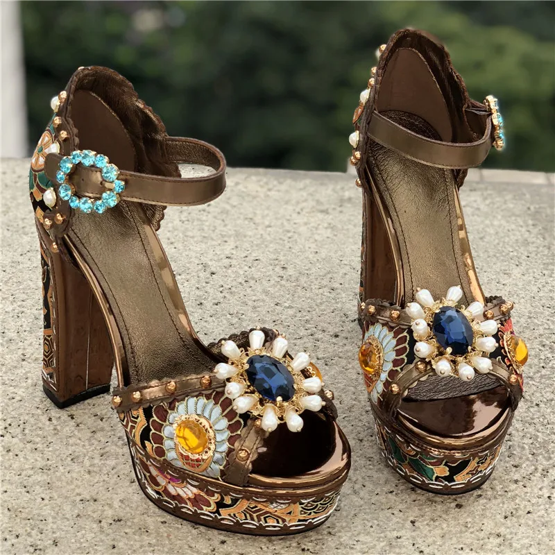 Г., новейший дизайн, босоножки на платформе на высоком каблуке обувь с жемчугом и цветами женская обувь с ремешком на щиколотке, украшенная кристаллами