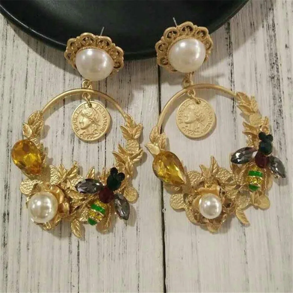 

MHS.SUN 1Pair/Lot Newest Gold Color Bee Insect Baroque Earring Exaggerated European Coin Drop Women Baroque Earring Jewelry