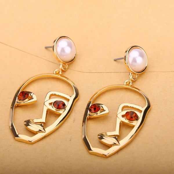 facial earring 605