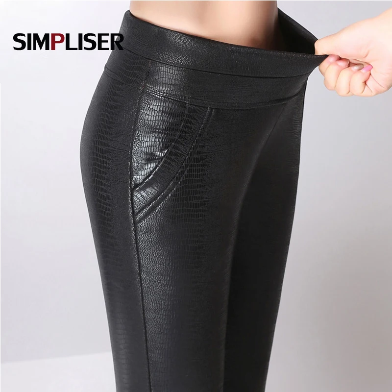 Baratos Pantalones de cocodrilo patrón negro de alta cintura de cuero de las mujeres pantalones de talla grande estiramiento de cuero PU polainas de lana caliente mujer Pantalon
