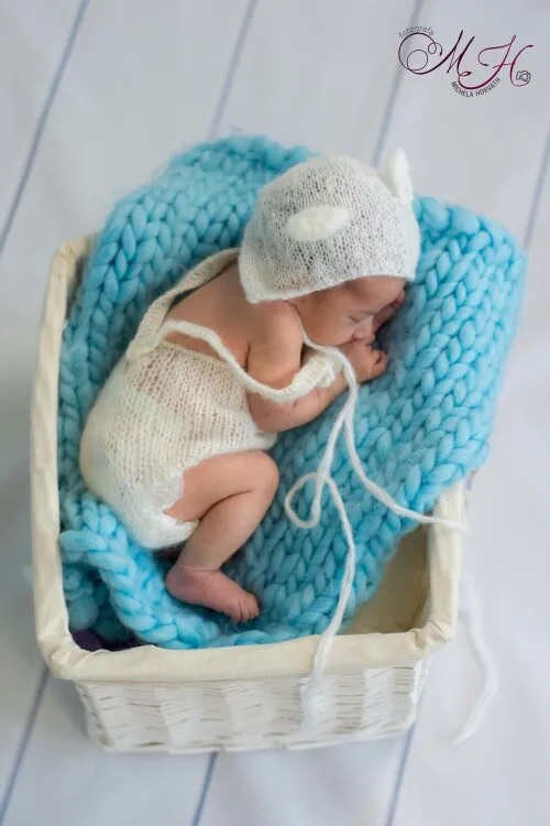 newborn baby hat and romper baby beanie and cloth Set Newborn Baby outfit Photography Props