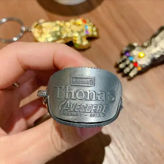 Marvel Avengers 4 Infinity War Thanos Infinite Power Glove Toy Gauntlet 3D Model Keychains Keyring Cosplay Toys For Children Marvel Avengers 4 Infinity War Thanos Infinite Power Glove Toy Gauntlet 3D Model Keychains Keyring Cosplay Toys For Children