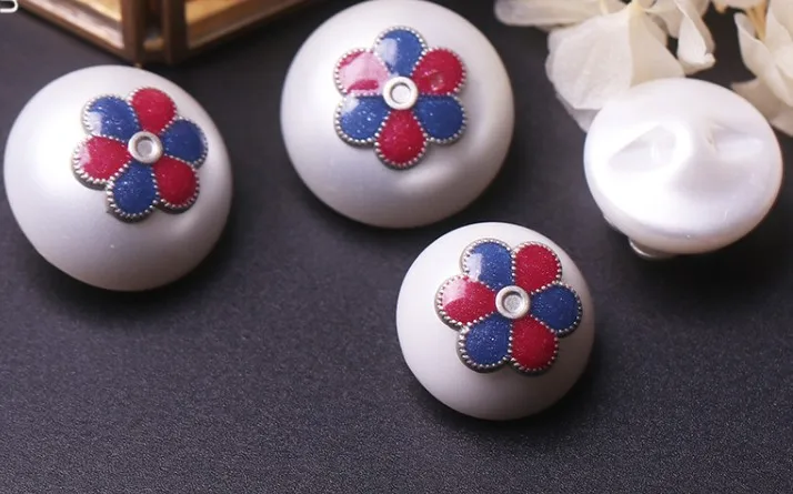

10 pieces New High grade Resin Pearl flower jacket buttons Accessories Overcoat coat Sweater shirt Button 25mm Free shipping