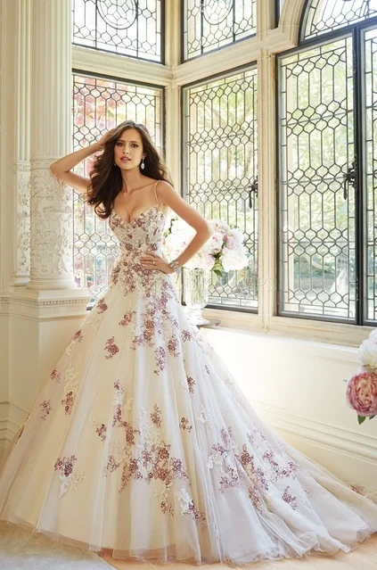 2017 Elegant Wedding Dress Spaghetti Straps White Tulle Red Lace 2017 Elegant Wedding Dress Spaghetti