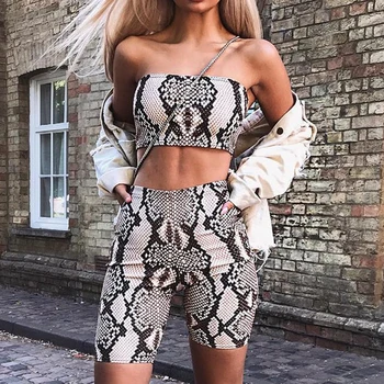 

Sexy Snake Print Two Piece Set Strapless Crop Top Biker Shorts For Women High Waist Push Up Tracksuit Women Fashion Streetwear