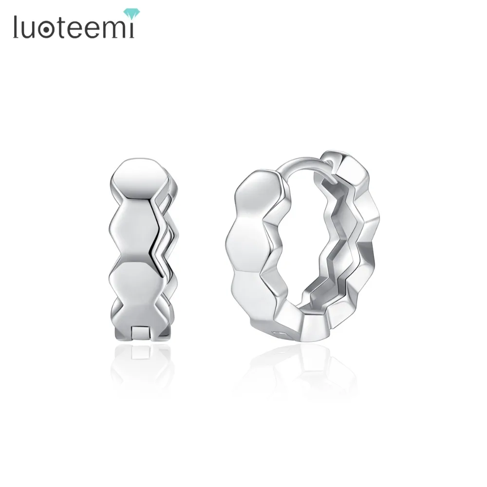 

LUOTEEMI Brand Design Minimalism Small Hoop Earrings For Women Girl Dating Daily-life Simple Two Colors Jewellery Earrings Gifts