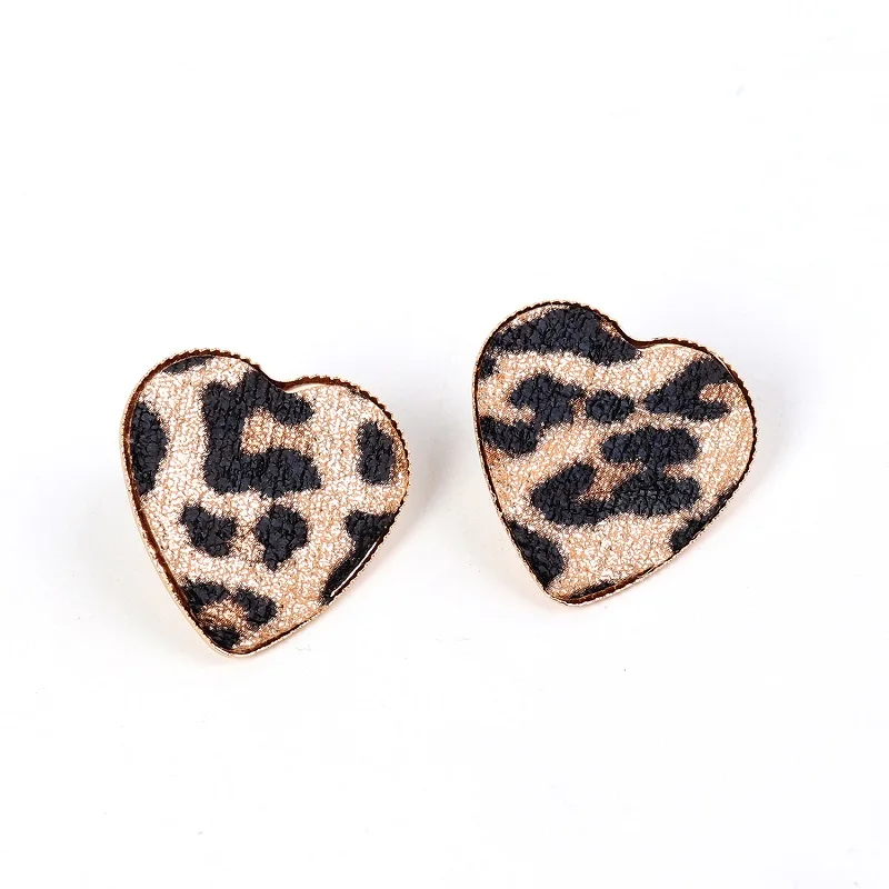 Милые маленькие персиковые серьги-гвоздики в форме сердца леопардовые серьги-гвоздики из ротанга для женщин ювелирные изделия
