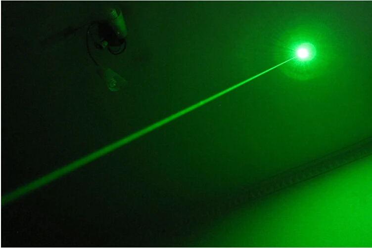 Cigarros + Óculos de Lazer Aaa de Alta Potência Militar m 532nm Green Laser Pointer Queimar Lanterna Fósforo Aceso Caça 500 w 500000 14 500000 m 532nm Green laser pointer queimar