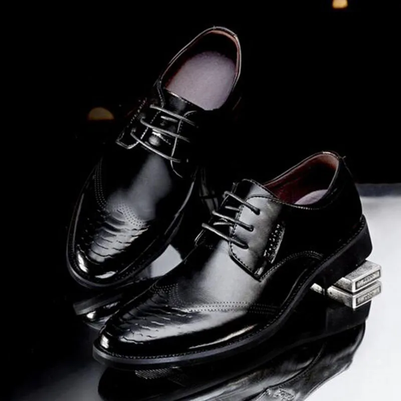 Não Desgaste Trabalham Pé Black Genuíno up Pontas Dedo Lace De Couro Macio yellow Butom Brogue deslizamento Sapatos Homens Casamento Patente Negócios Respirável Do gfwfxdZ