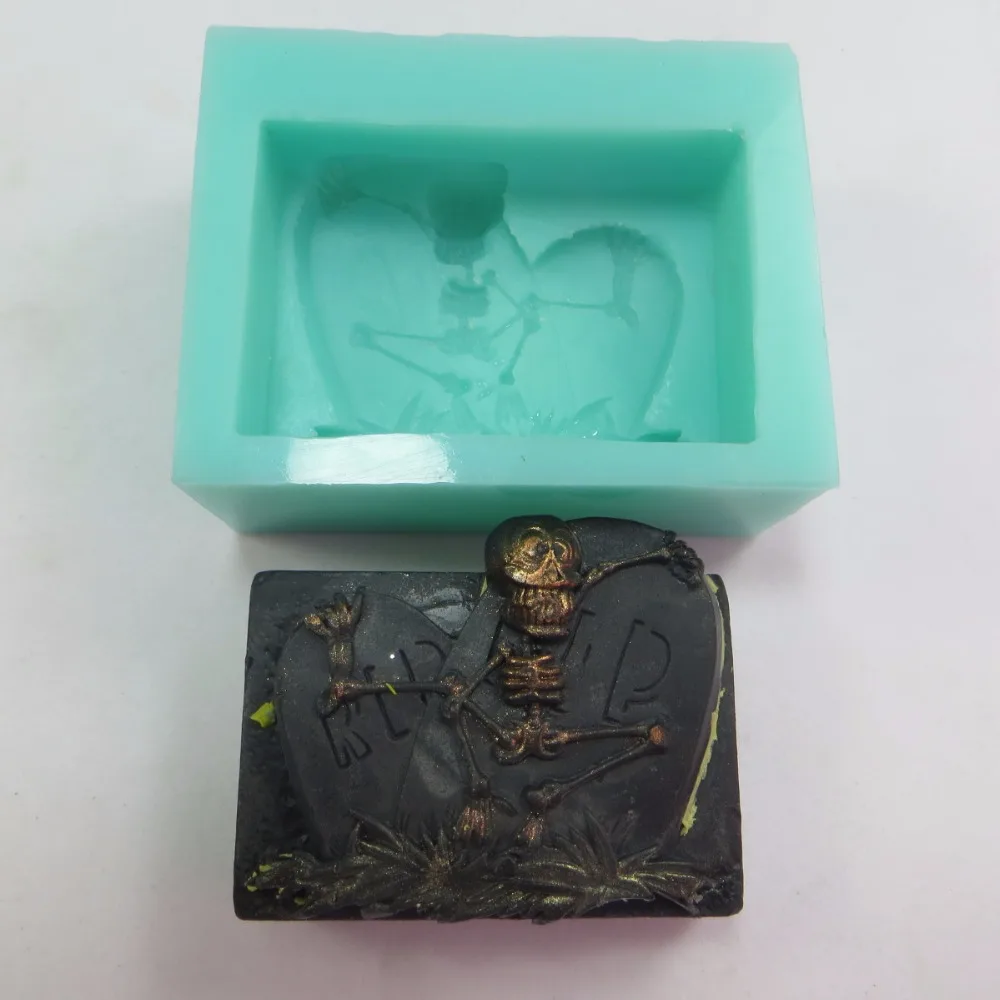 

PRZY QT0011 Silicone Tombstone Soap Molds Skull Halloween Decoration Creepy Soap Skeleton Soap Mold On The Grass Handmade Mould