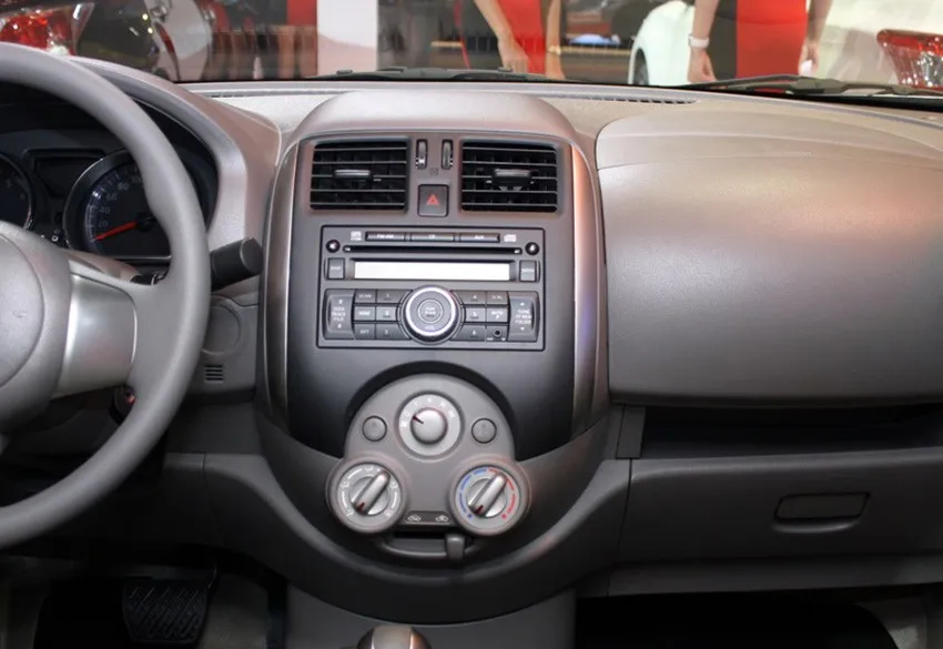 Nissan-Almera-Sunny-interior-at-the-Philippines-International-Motor-Show-2014