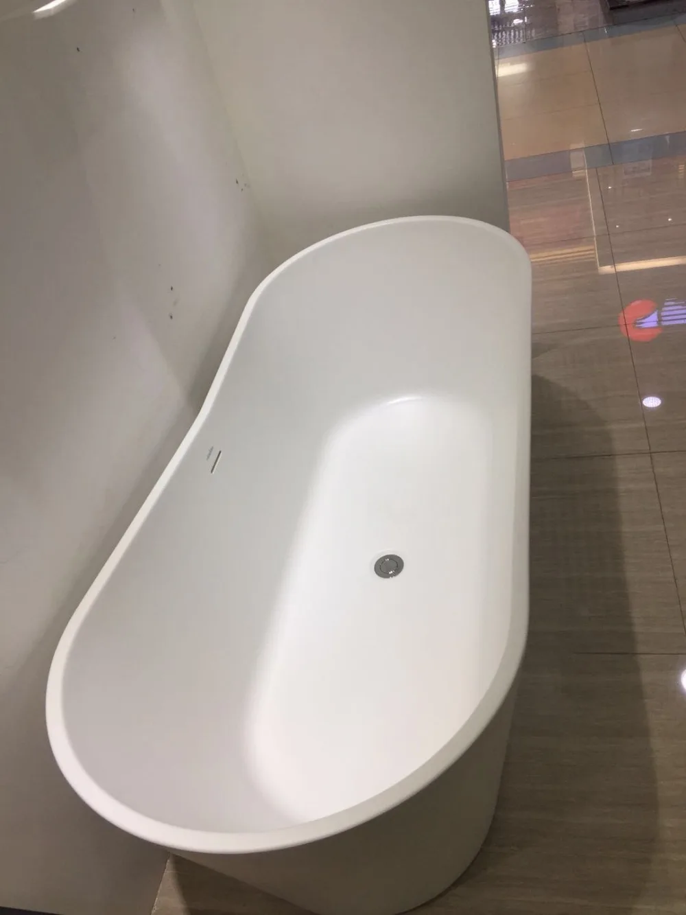 1650mm Seamless Fabrication Freestanding Bathtub White Matt Surface Finishing Soaking Tub With Overflow W0025
