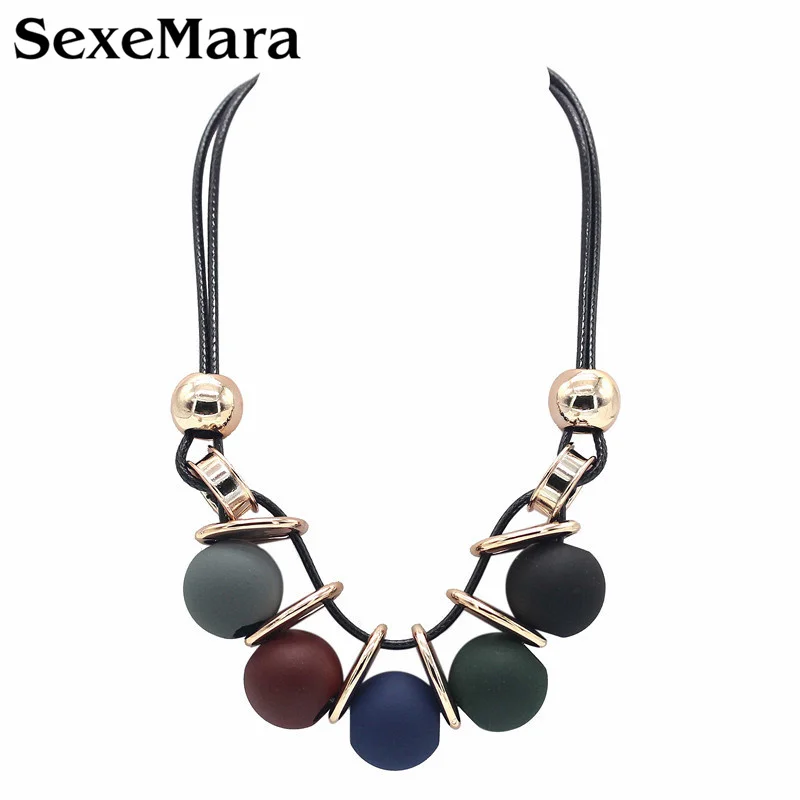 

SexeMara New Hyperbole Neckl Chain Fashion Alloy Geometric Circle Leather Rope Resin Ball Necklace For Women Fine Jewelry