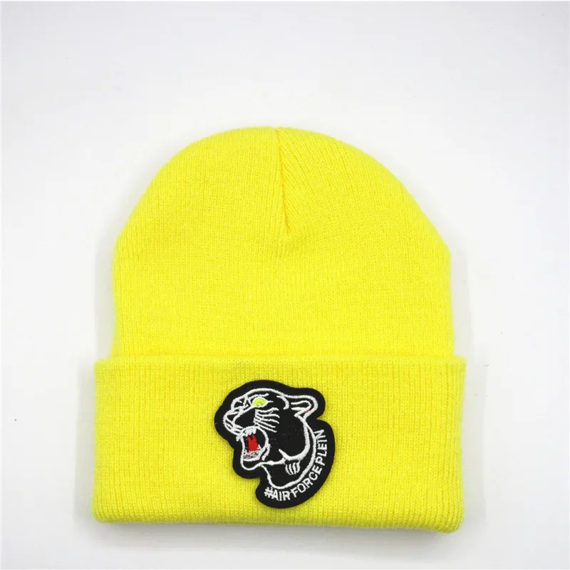 

LDSLYJR black leopard embroidery Thicken knitted hat winter warm hat Skullies cap beanie hat for men and women 70