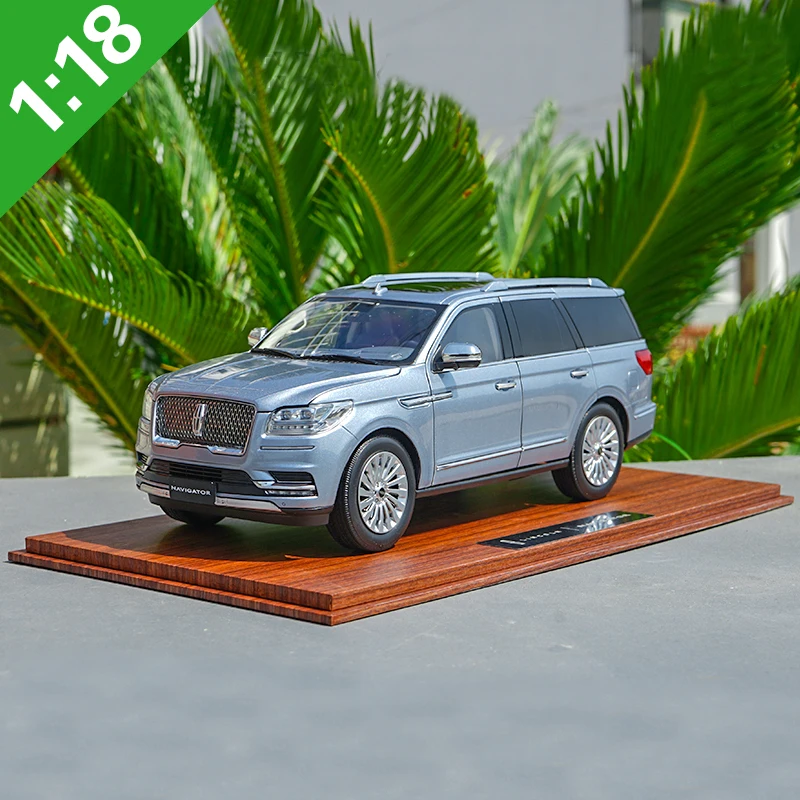 1:18 сплав LINCOLN NAVIGATOR литая под давлением модель автомобиля оригинальная коробка авторизованные подлинные детские игрушки