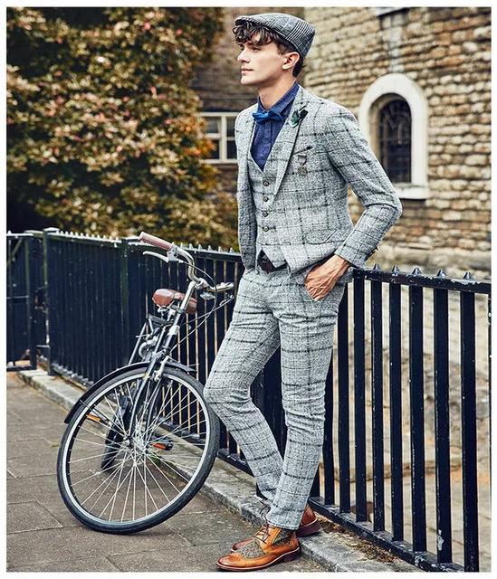 2017 Custom Made Mens Light Grey Plaid Suits Fashion Formal Dress Men