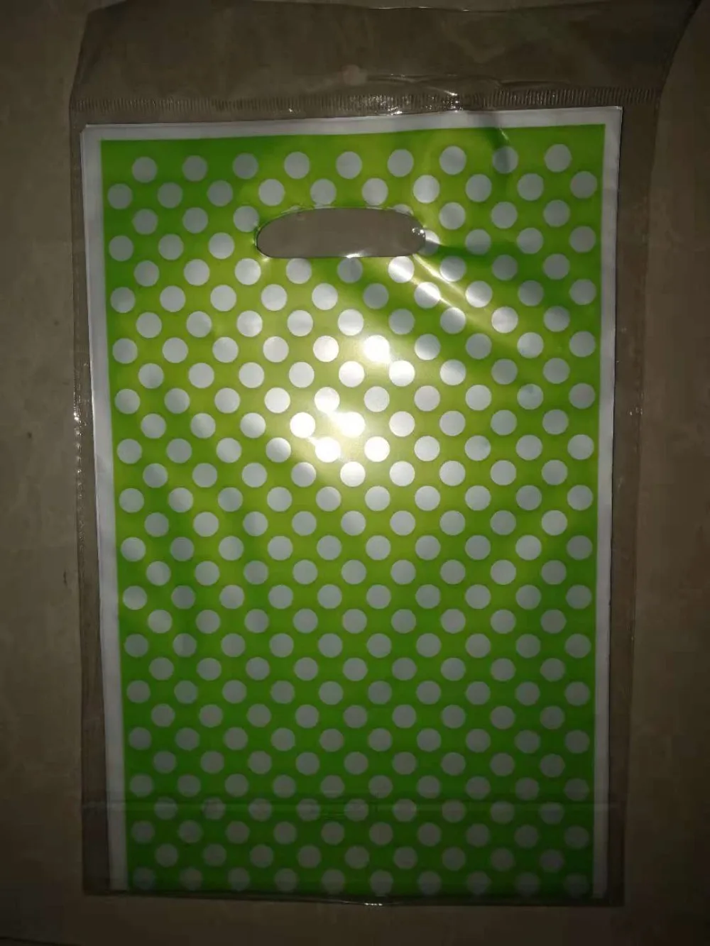 9670448718_1042038010