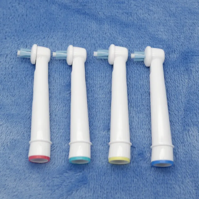 Насадки для электрической зубной щетки EB-18A с мягкой щетиной 3D White Pro Bright 4 шт.(1 упаковка