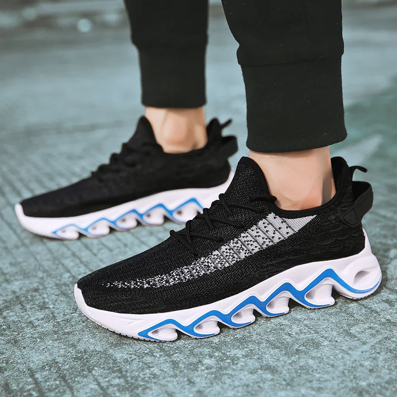 

2019 New size 38-47 Men sneakers walking shoes casual shoes flat slip on breathable Flyknit fashion shoes men